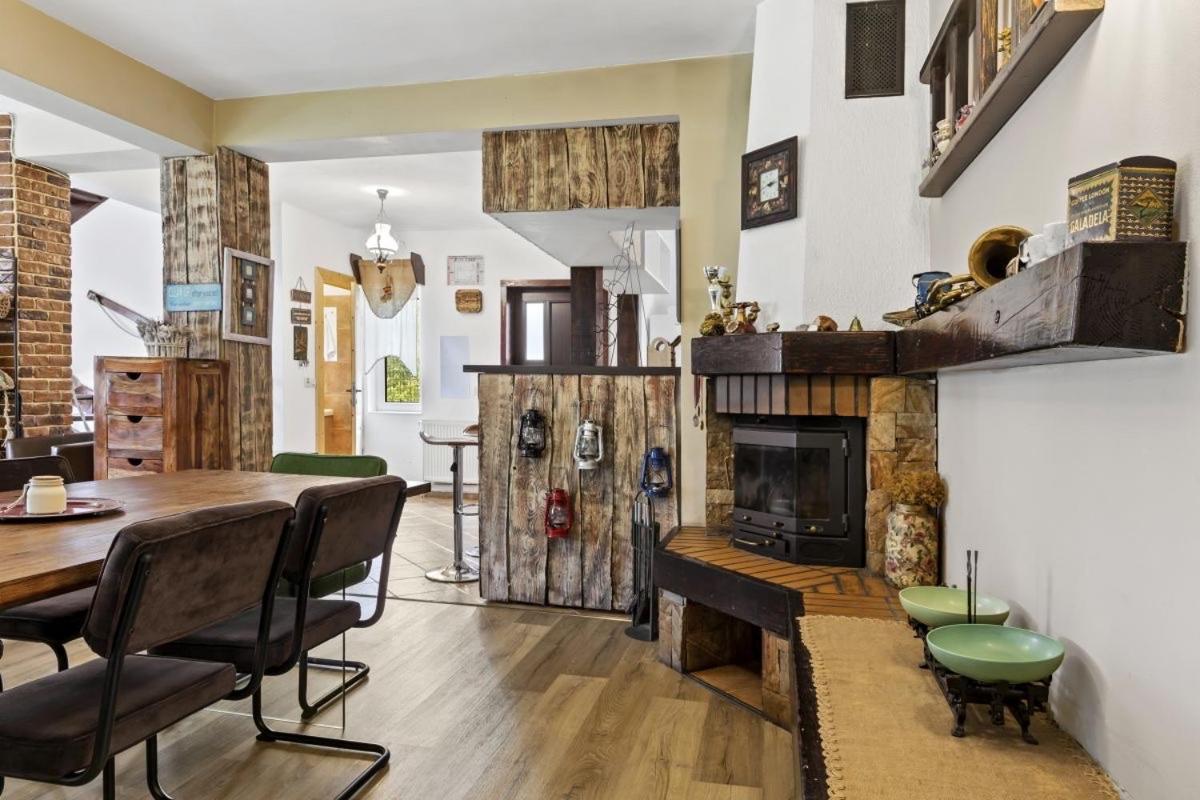Săcele Casa Georgeaヴィラ エクステリア 写真