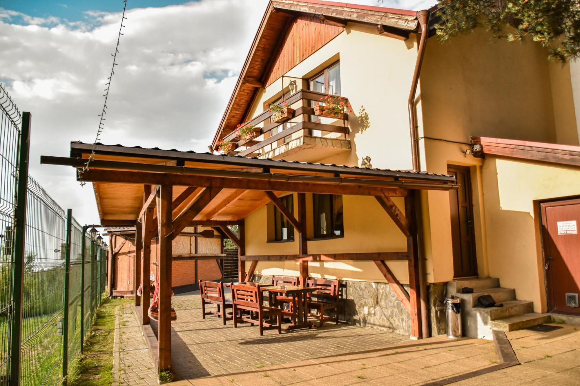 Săcele Casa Georgeaヴィラ エクステリア 写真