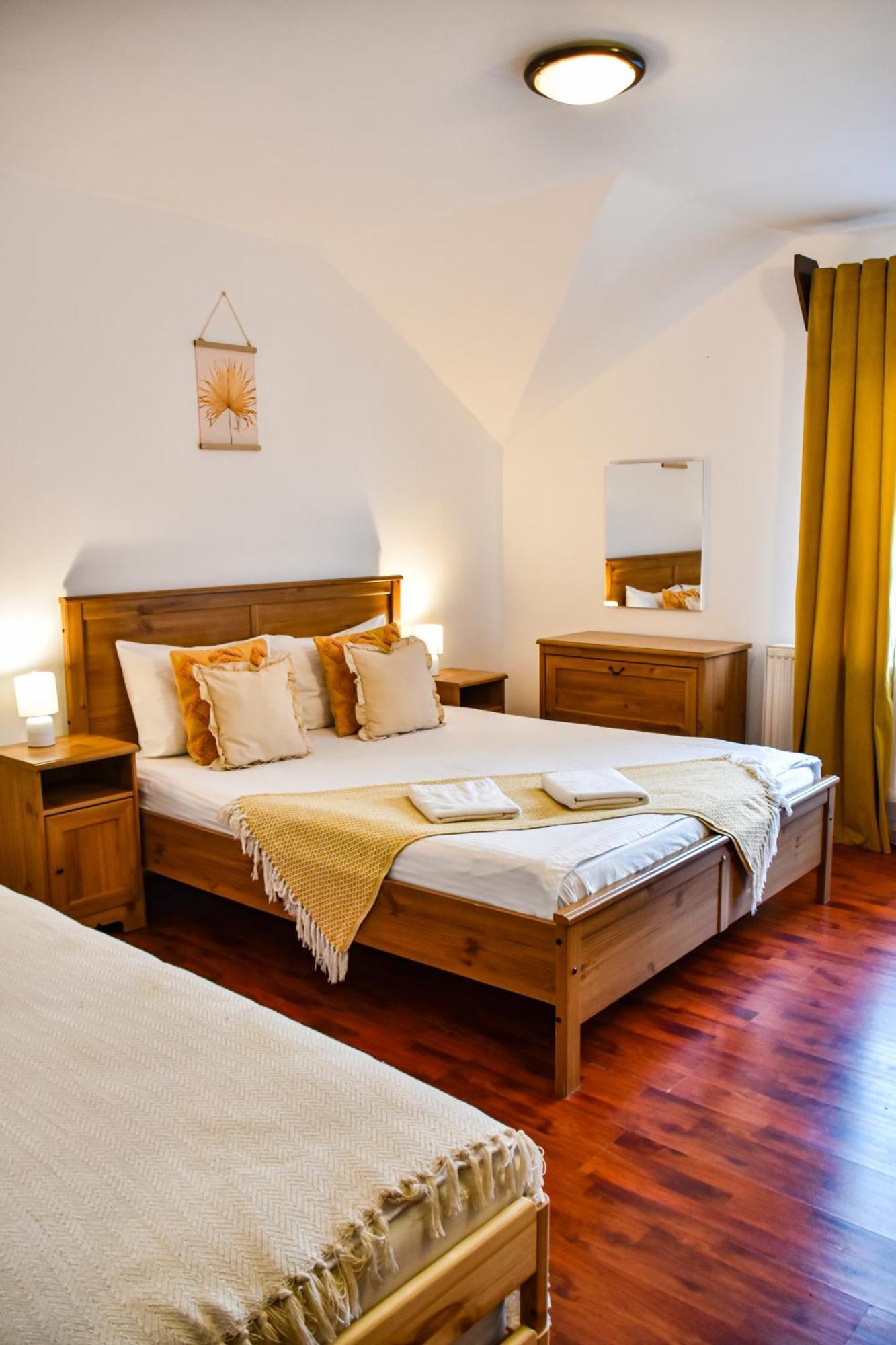 Săcele Casa Georgeaヴィラ エクステリア 写真
