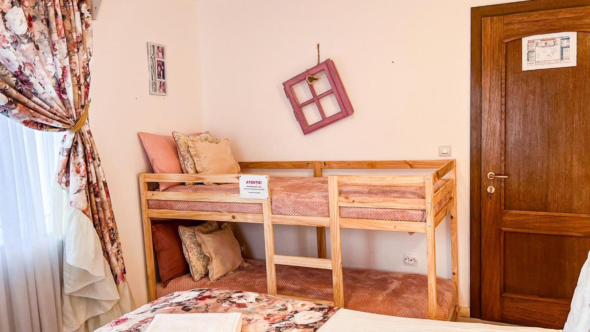 Săcele Casa Georgeaヴィラ エクステリア 写真