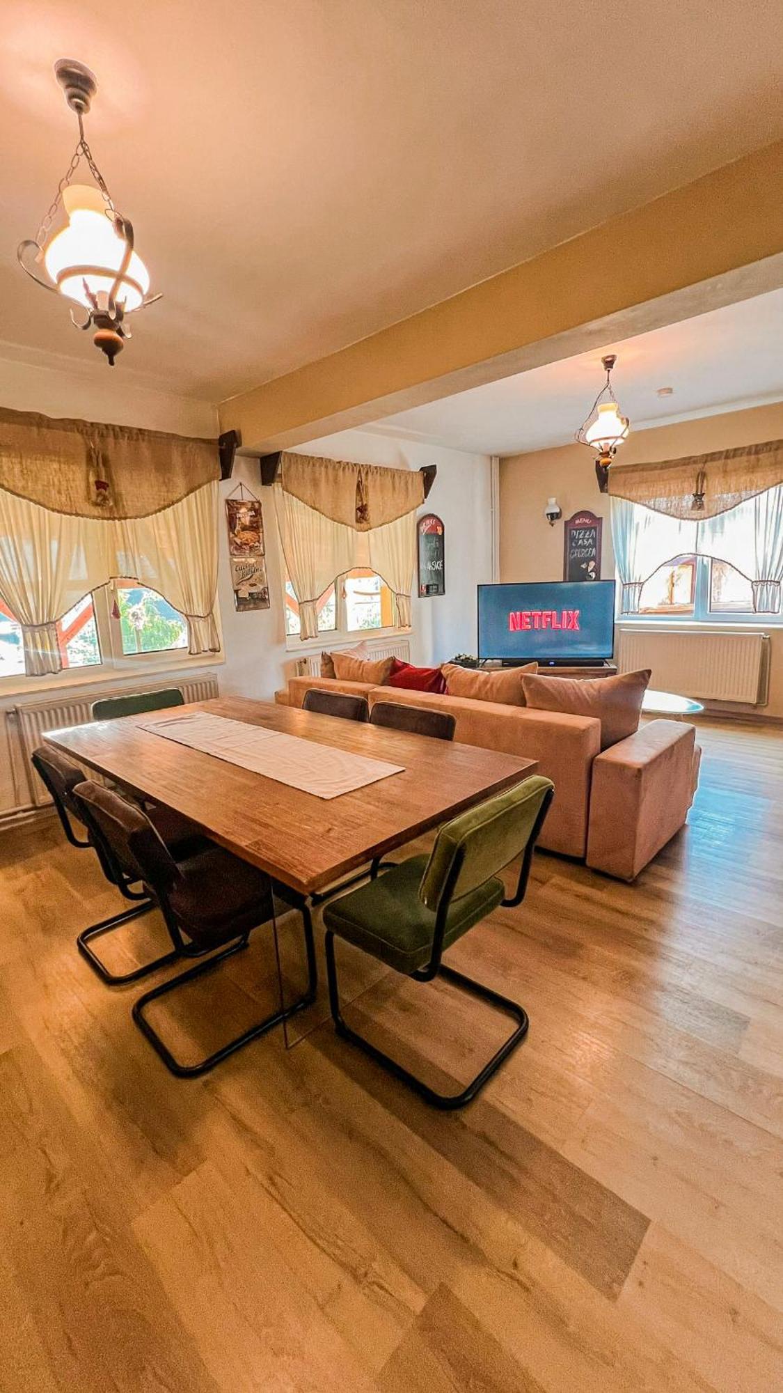 Săcele Casa Georgeaヴィラ エクステリア 写真